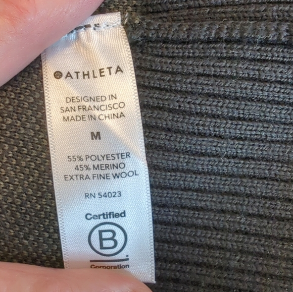 Athleta Textured Jacquard Merino Wool Sweater Size Medium Black Grey 632069 EUC - Picture 9 of 10